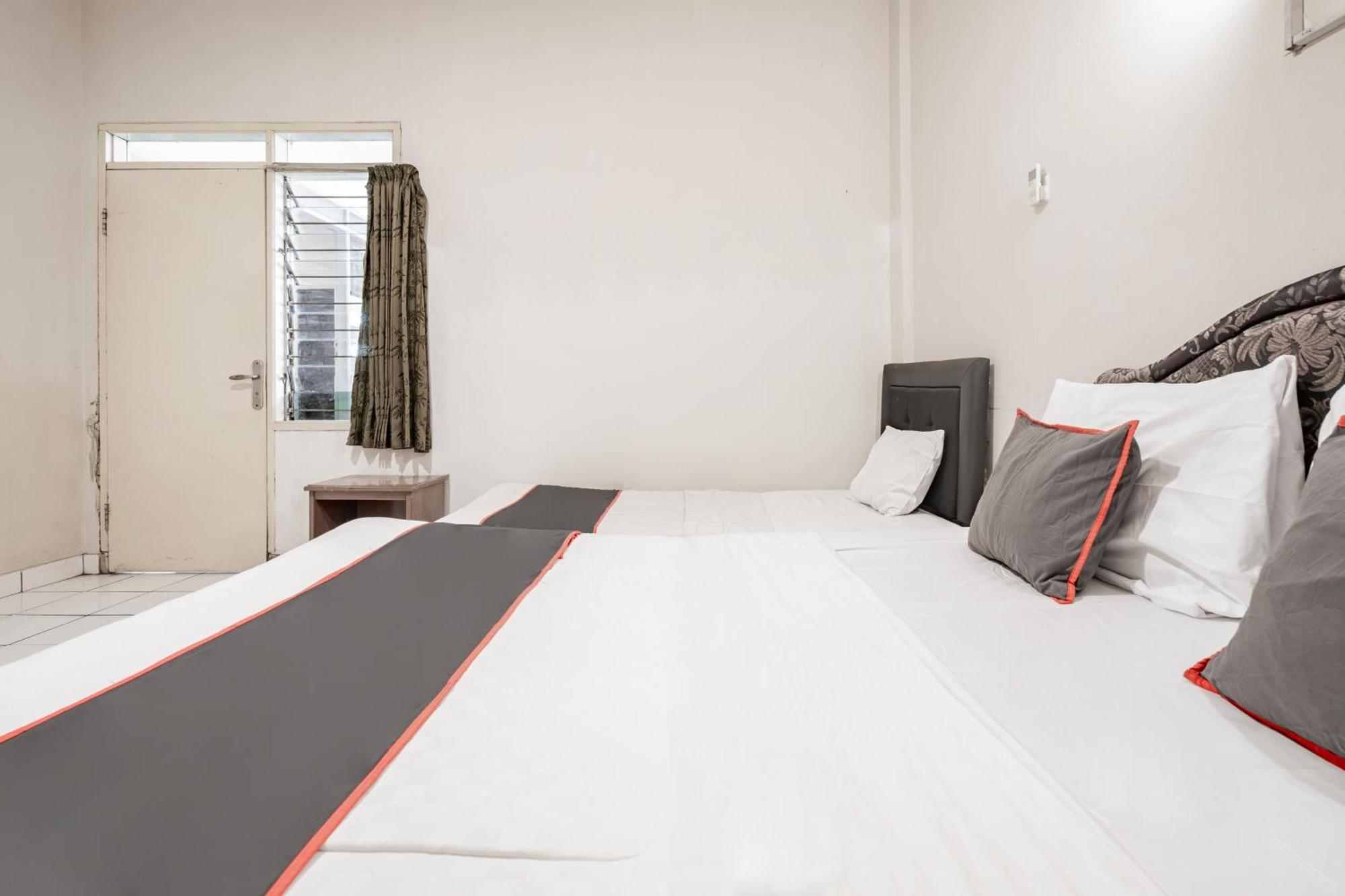 Collection O Hotel Sanira Bandung Dış mekan fotoğraf